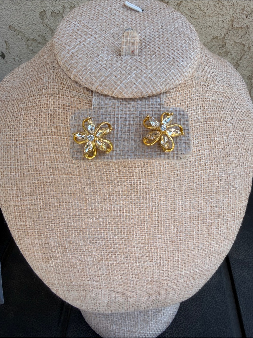 New Gold Floral Crystal Stud Earrings - Women's Fashion Jewelry